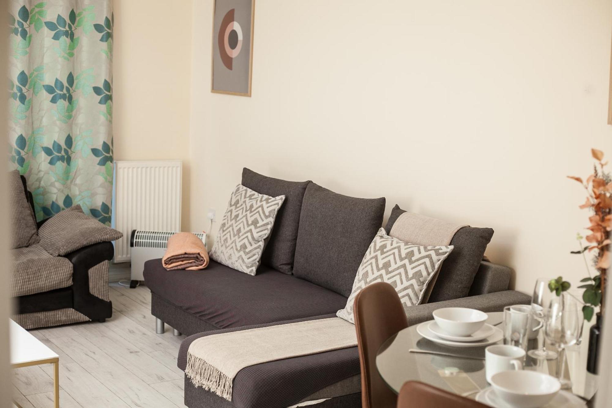 Avril Warwickshire Home Stay Nuneaton Exterior foto